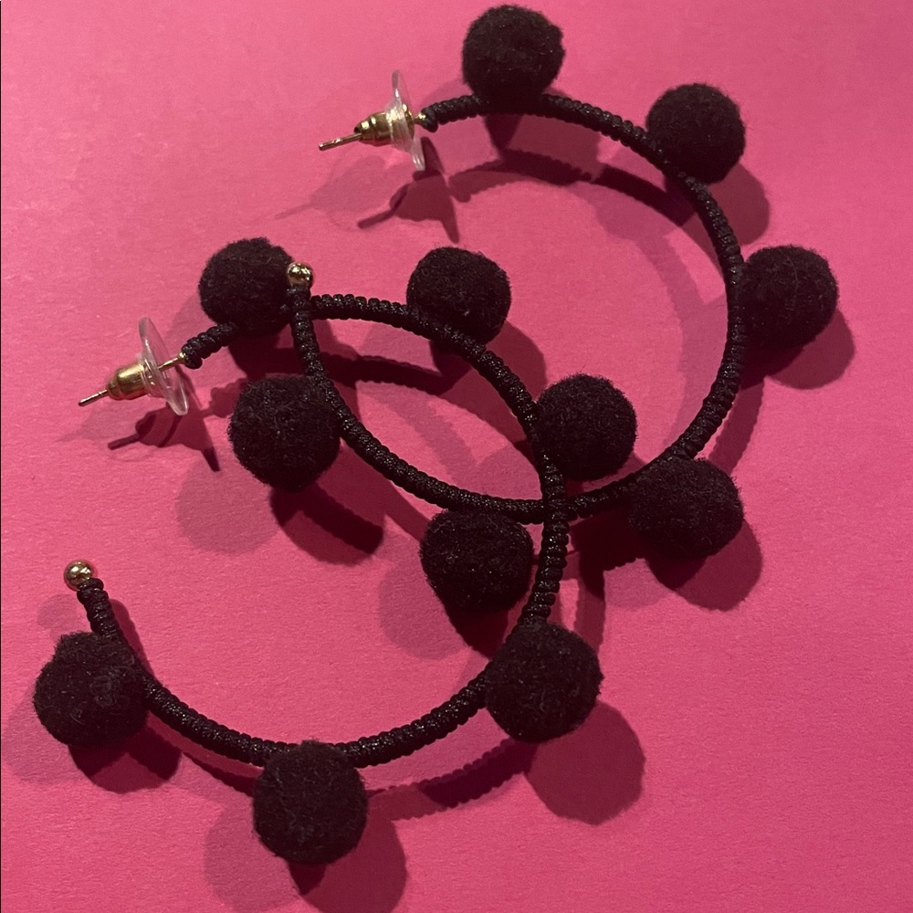 ❤️ Adorable Altar’d State Embroidered Mini Skirt, NWT!& Matching Pom Earrings 😍 - Picture 16 of 16